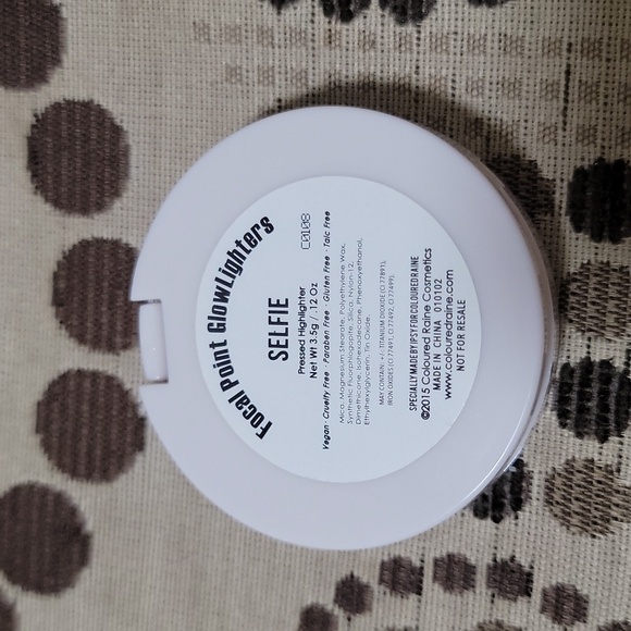 Coloured Raine Focal Point Glowlighters Highlighter in Selfie 3.5g - Picture 3 of 4